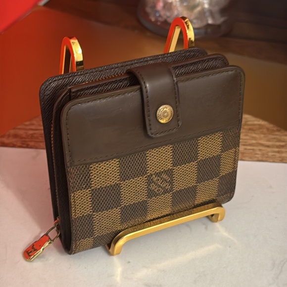 Louis Vuitton Damier Bifold wallet - Picture 12 of 16